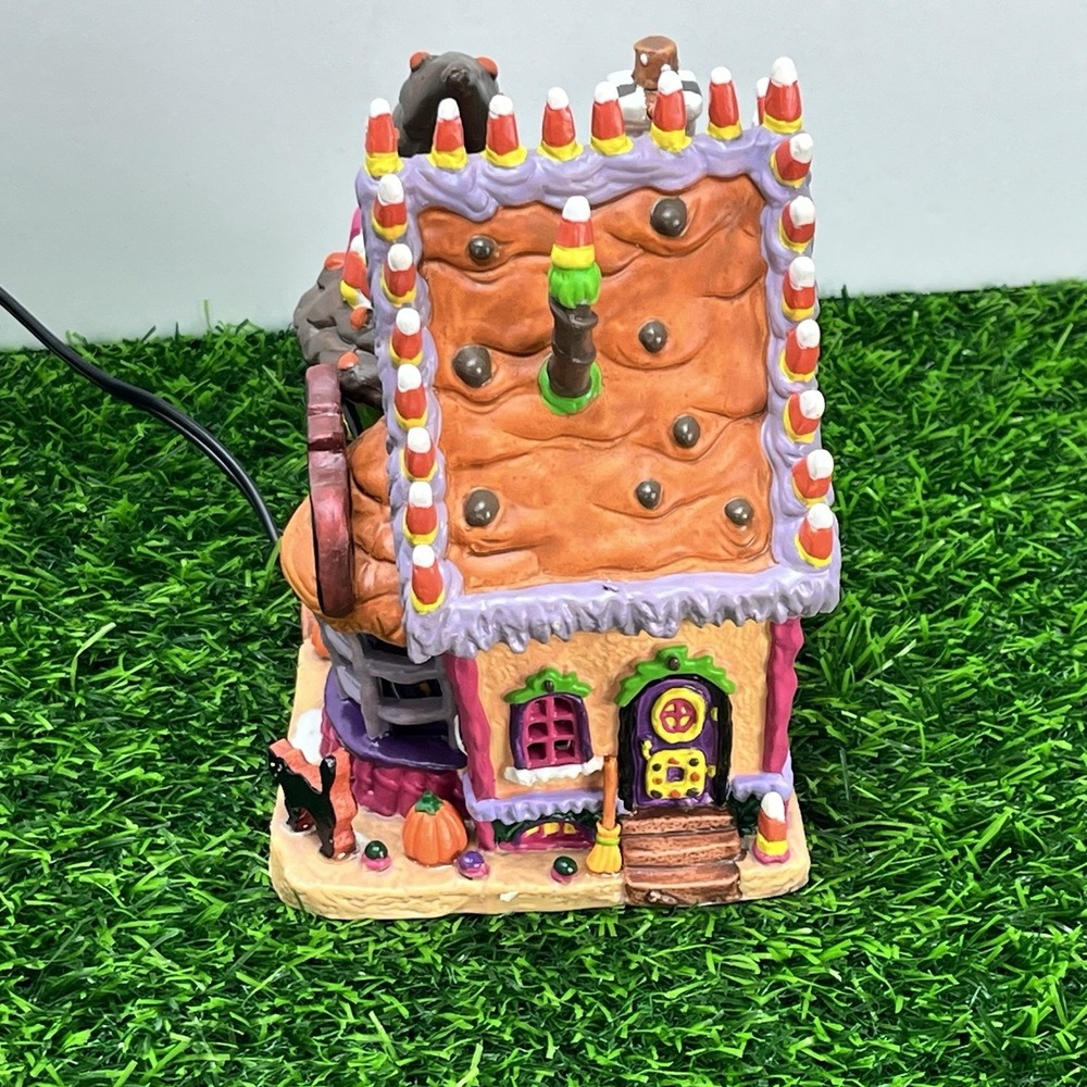Lemax‎ Black Hat Costume Co Sugar N Spice 55202 Halloween Candy Village House * - Picture 2 of 9